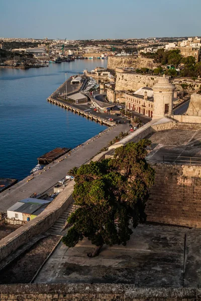 Valletta Maltas Stadsbild Smal Gata Valletta Maltas Huvudstad Traditionell Maltesisk — Stockfoto