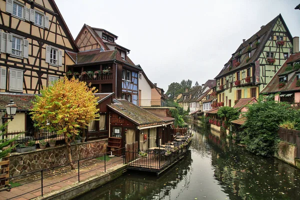 Eski Colmar Kasabası Alsace Fransa Petite Venice Kanalı Geleneksel Yarım — Stok fotoğraf