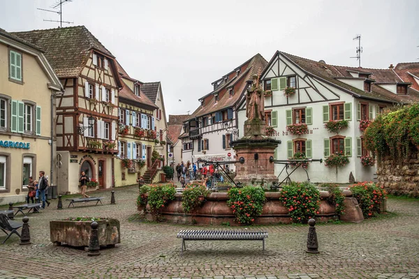 Beuatiful Village Eguisheim Egusheim Alsace France Colorful Houses Street Medieval — Stock Photo, Image