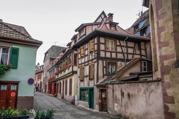 Muito Bem França Silêncio Pequena Alsácia Cidade Ribeauville Com Pessoas Imagens De Bancos De Imagens Sem Royalties