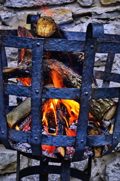 Fire in a fire basket — Stock Photo, Image