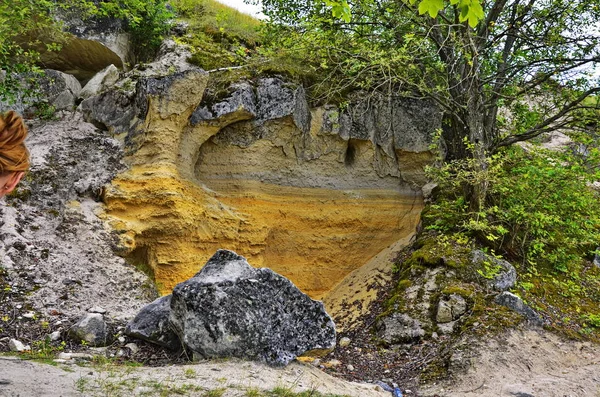 Colapso de piedras y destrucción de la corteza terrestre — Foto de Stock