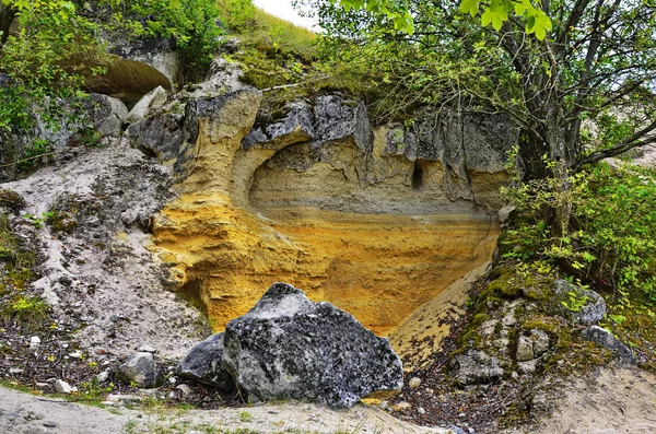Colapso de pedras e destruição da crosta terrestre — Fotografia de Stock
