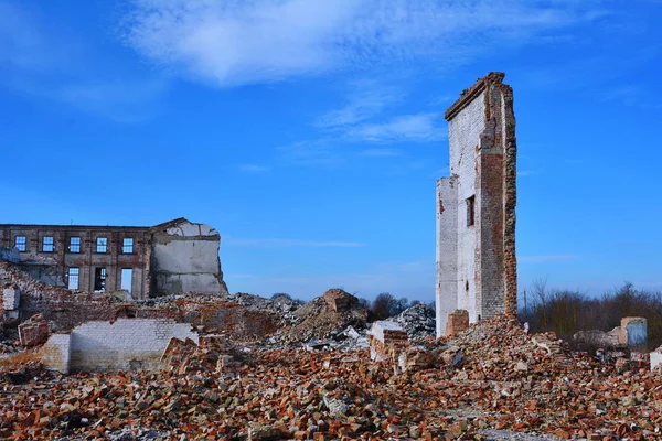 Güçlü bir depremin yol açtığı yıkım.