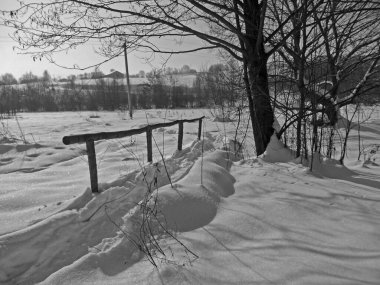 Önde kış soğuk günü.