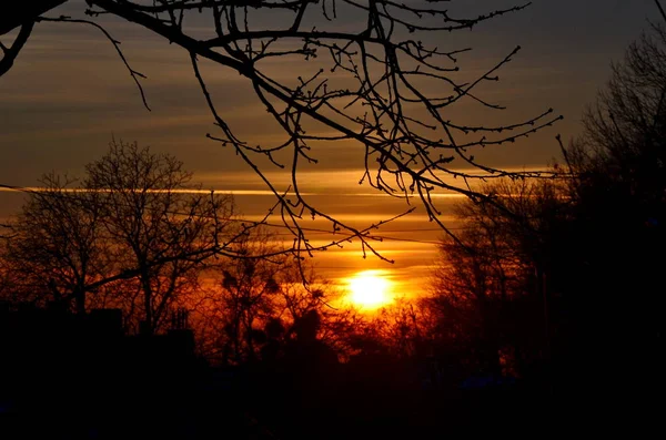 Mycket Vacker Solnedgång Staden Silhuetter Rund Antenn Mot Bakgrund Röd — Stockfoto