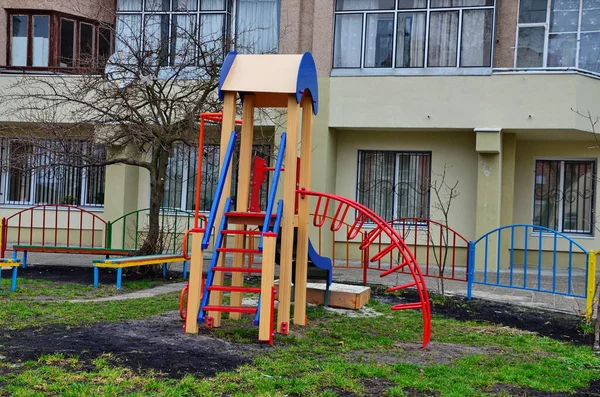 Sicherer Moderner Kinderspielplatz Neuer Spielplatz Der Hüttensiedlung — Stockfoto