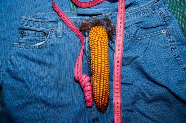 Majs Och Tejp Mått Som Penis Jeans Bakgrund — Stockfoto