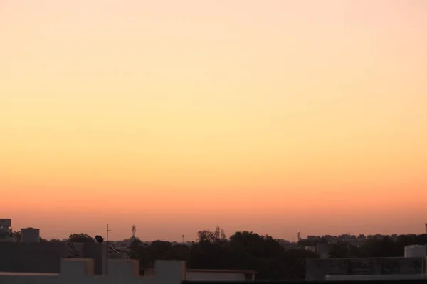 Ένας Δίχρωμος Ουρανός Πρωί Πορτοκαλί Απόχρωση — Φωτογραφία Αρχείου