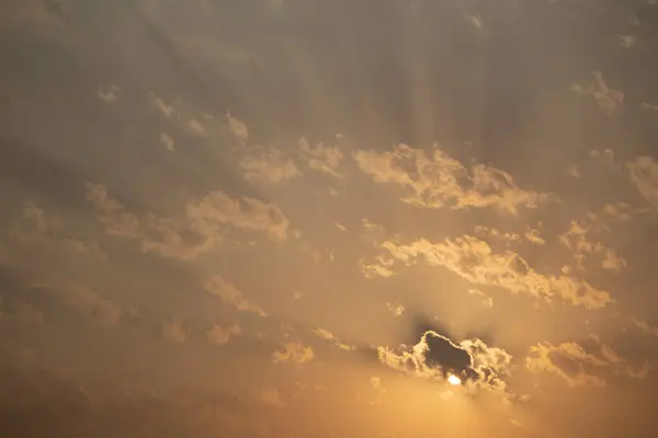 Nuages Avant Soleil Avec Fond Bleu Rose Clair — Photo