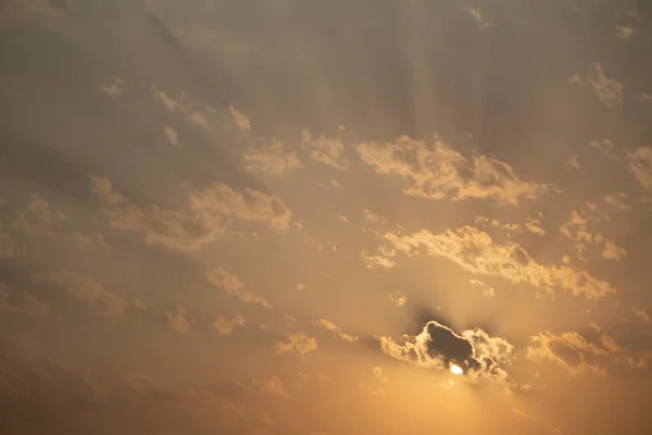 Nubes Antes Del Sol Con Fondo Azul Rosa Claro —  Fotos de Stock