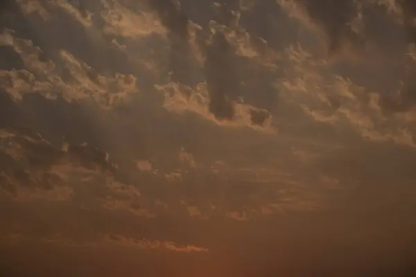 Nubes Antes Del Sol Con Fondo Azul Rosa Claro — Foto de Stock