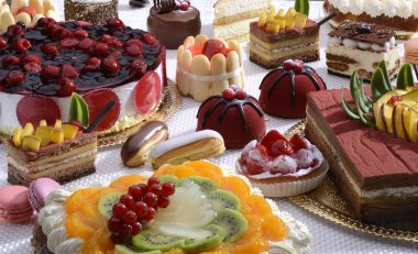 kek, şekerleme, lezzetli arıyorum, şekerlemeler, pasta masanın üzerine bir sürü