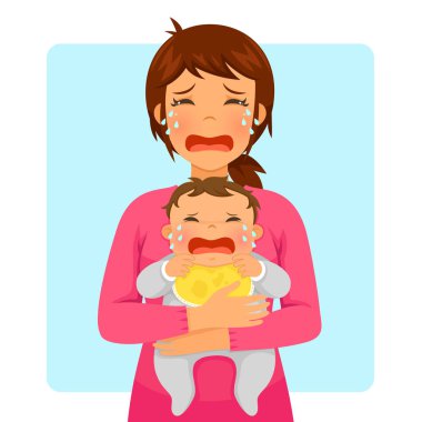 Genç anne ağlayan bebeği tutarken ağlıyor