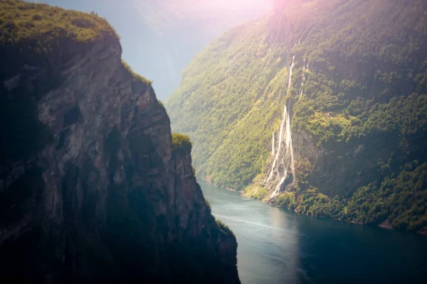 Cachoeira em Fiord, Noruega, Europa — Fotografia de Stock