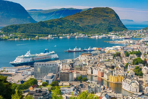Vista da cidade de Alesund. Noruega, Europa . — Fotografia de Stock