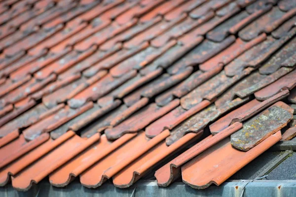 Staré kamenné taškovou střechu v Norsku, Evropa — Stock fotografie