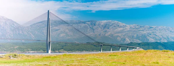 Panorama z mostu auto v Norsku, Evropa — Stock fotografie