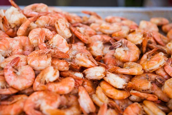 Close up of grilled prawns. Street food — Stock Photo, Image