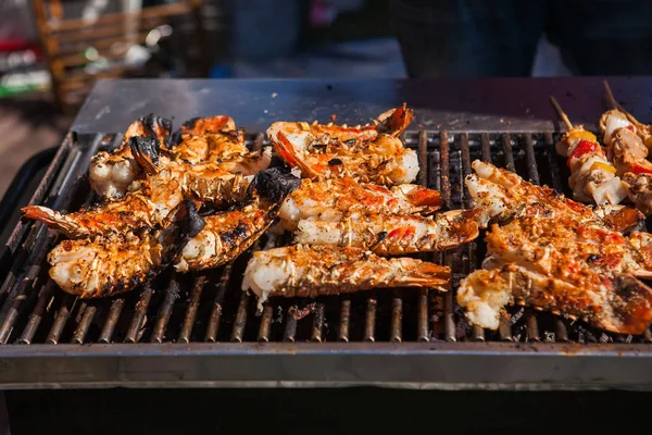 Свіжообсмажені гігантські омари. фестиваль їжі Лобстер — стокове фото