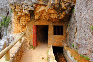 El Rio Borosa 'daki merkezi elektrik.