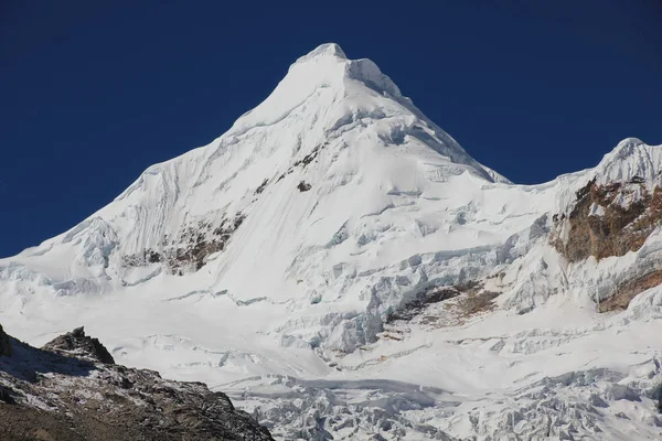 Tocllaraju Cordillera Los Andes Peruanos — Fotografia de Stock