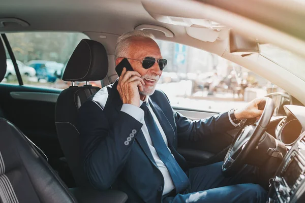 Senior Good Looking Businessman Talking Mobile Phone While Driving His — Stock Photo, Image