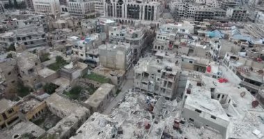 Bir dron Homs şehir Suriye üzerinden uçuş  