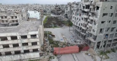 Suriye homs şehir üzerinde filme bir dron