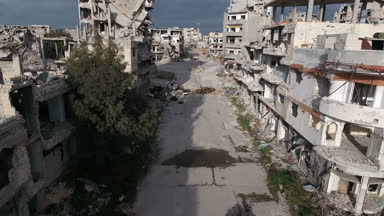 Suriye homs şehir üzerinde filme bir dron