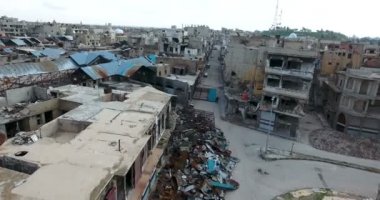 Suriye homs şehir üzerinde filme bir dron