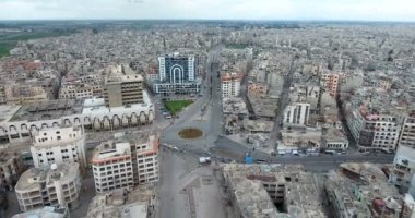 Suriye homs şehir üzerinde filme bir dron