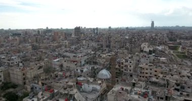 Suriye homs şehir üzerinde filme bir dron