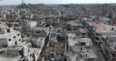 Suriye homs şehir üzerinde filme bir dron