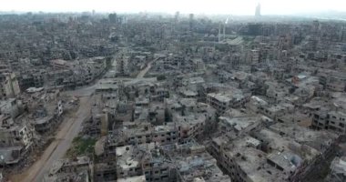 Suriye homs şehir üzerinde filme bir dron