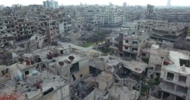 Suriye homs şehir üzerinde filme bir dron