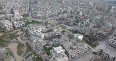 Suriye homs şehir üzerinde filme bir dron