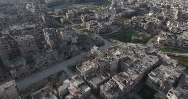 Suriye homs şehir üzerinde filme bir dron