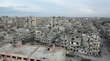 Suriye homs şehir üzerinde filme bir dron