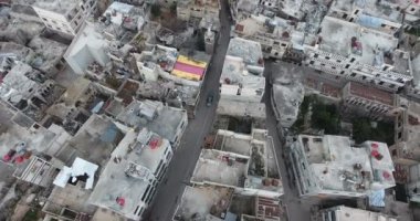 Suriye homs şehir üzerinde filme bir dron
