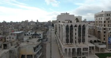 Suriye homs şehir üzerinde filme bir dron