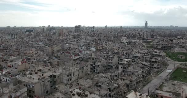 シリアのホムスの街で撮影されたドローン — ストック動画