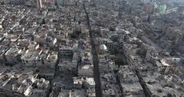 Bir dron Homs şehir Suriye üzerinden uçuş 