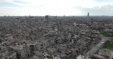 Bir dron Homs şehir Suriye üzerinden uçuş 