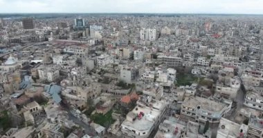 Bir dron Homs şehir Suriye üzerinden uçuş 