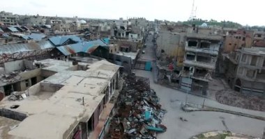 Bir dron Homs şehir Suriye üzerinden uçuş 
