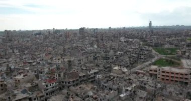 Bir dron Homs şehir Suriye üzerinden uçuş 