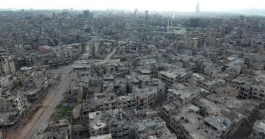 Bir dron Homs şehir Suriye üzerinden uçuş 
