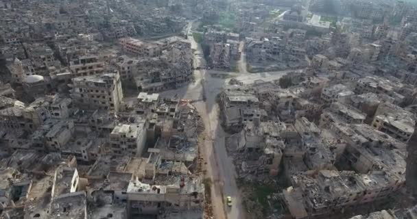 シリアのホムスの街に無人機の飛行 — ストック動画