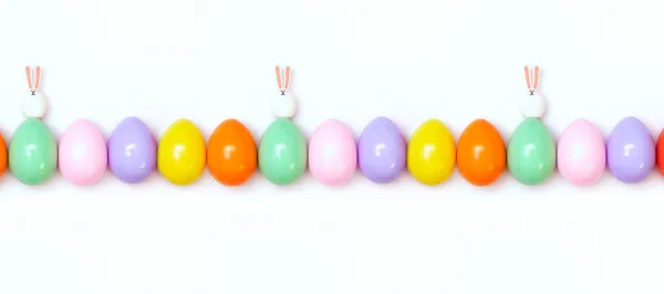 Visão Superior Uma Composição Easter Ovos Pintados Cores Suculentas Brilhantes — Fotografia de Stock